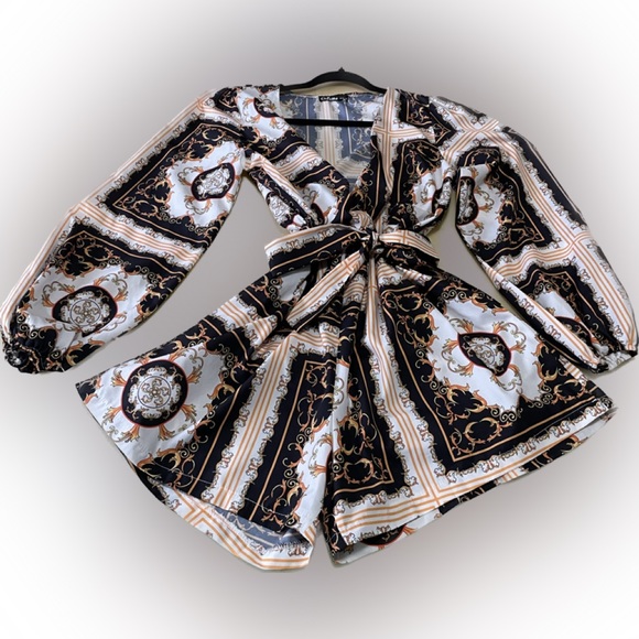 Chic Me. Romper with tie waist. Size M. - Picture 3 of 4